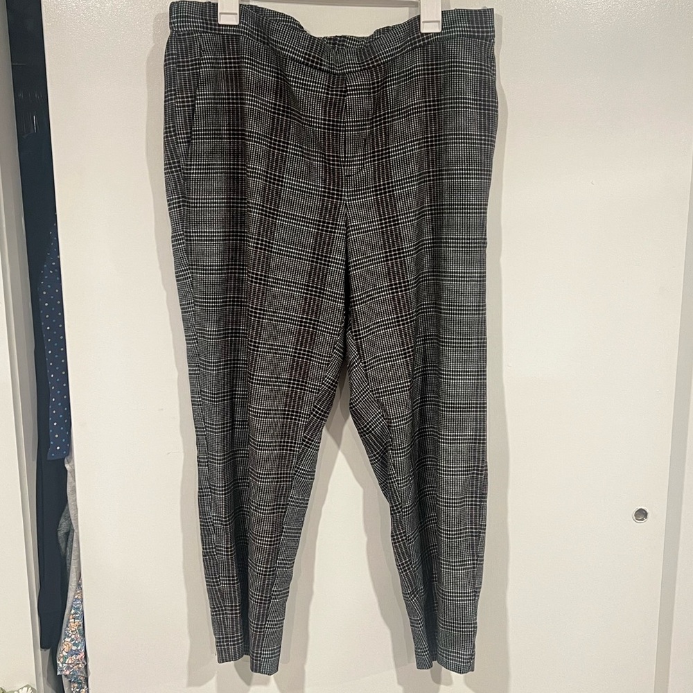 Old Navy Stretchy “Pixie Pants”